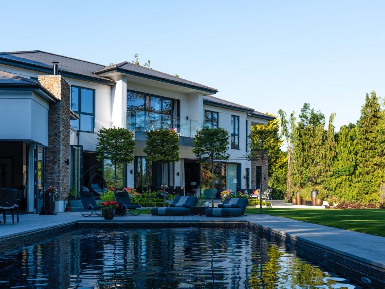 WINDSOR&HARRIS_OXSHOTT_MARIOS_HiRes-4446